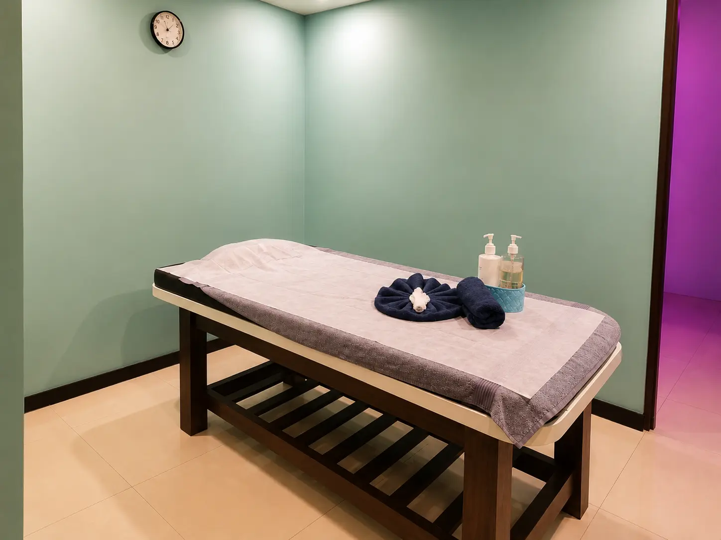 Affordable spa treatment room near Sahakarnagar at Day Rituals Spa